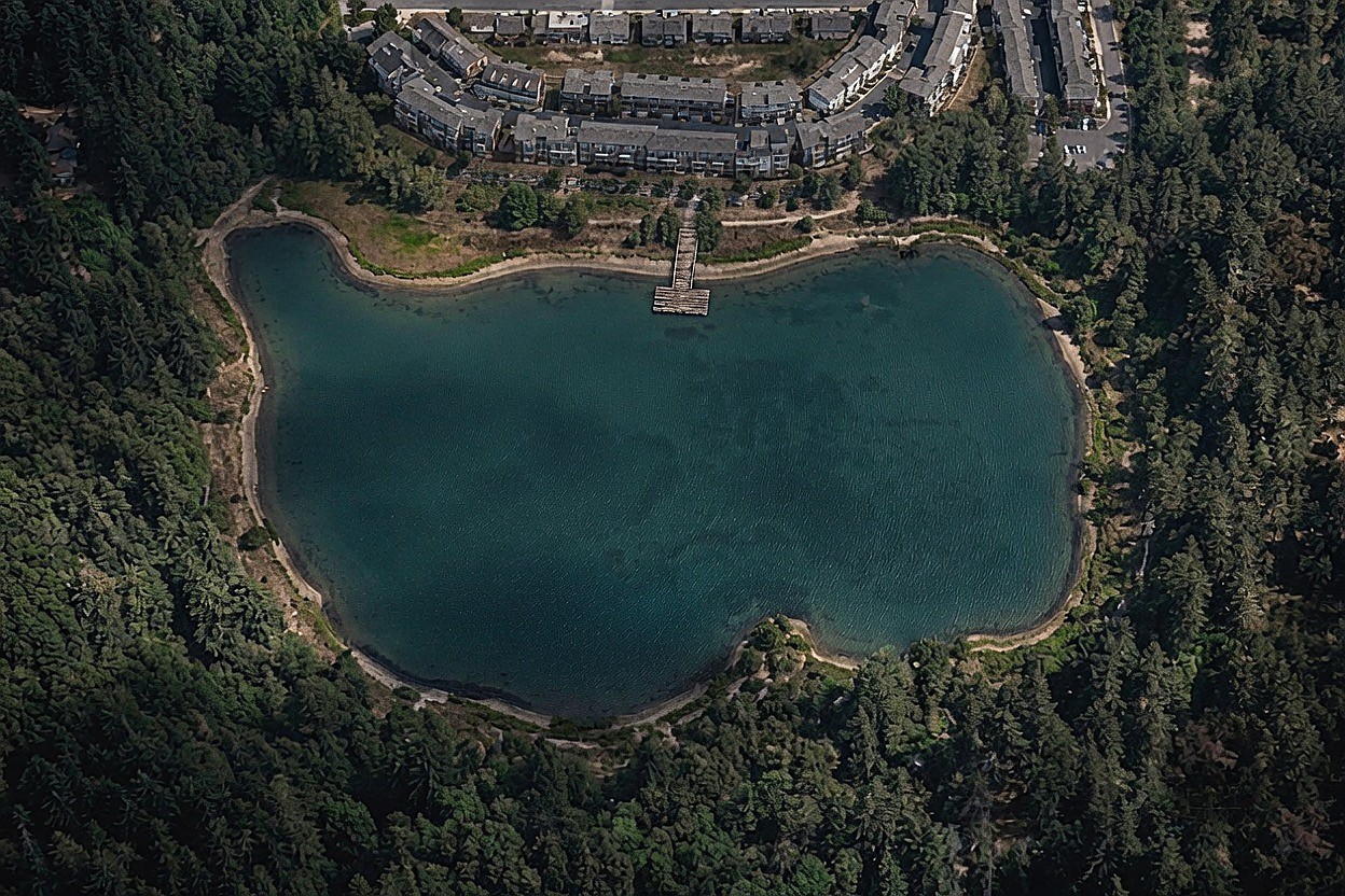 The still, dark lake below Lochdam